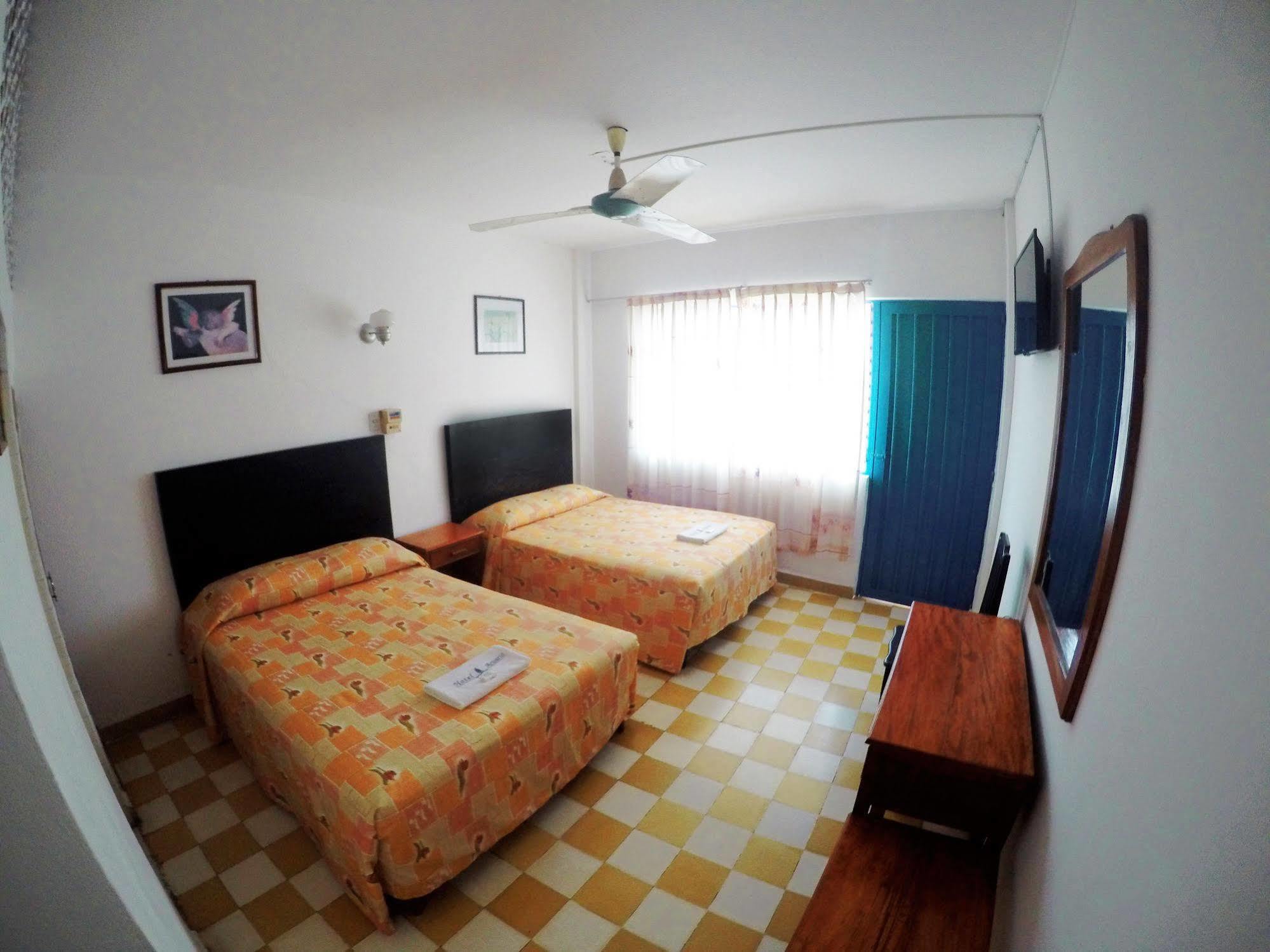 Hotel Acuario Catemaco Buitenkant foto